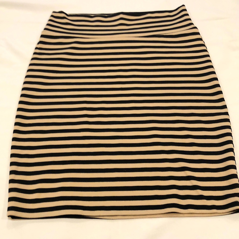 LuLaroe Cassie skirt
